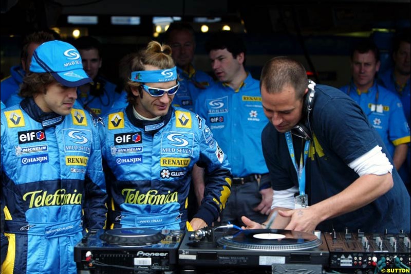 Fernando Alonso  and   Jarno Trulli, Renault,  European GP, Friday May 28th, 2004.