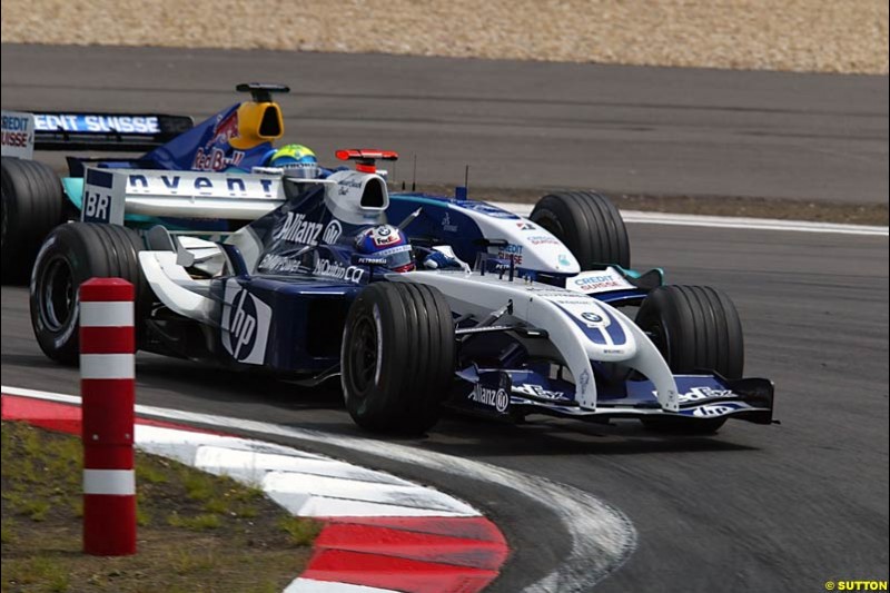 Juan Pablo Montoya, BMW-Williams; Felipe Massa, Sauber-Petronas; European GP, Sunday May 30th, 2004.