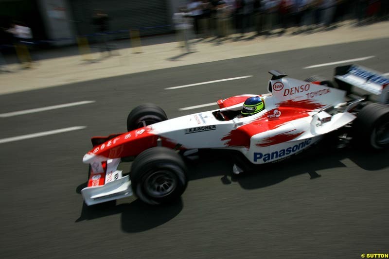Cristiano da Matta, Toyota, Silverstone Testing, Wednesday June 2nd, 2004.