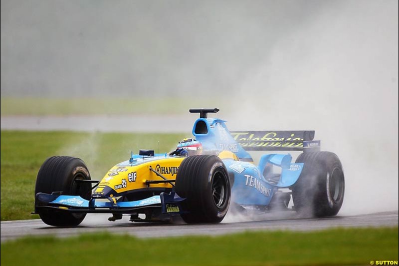 Fernando Alonso, Renault, Silverstone Testing, Tuesday June 1st, 2004.