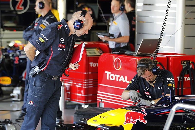 Adrian Newey, Red Bull Racing, Practice, Formula One World Championship, Round 15, Japanese Grand Prix, Suzuka Circuit, Mie Prefecture, Japan. Friday 5 October 2012. 