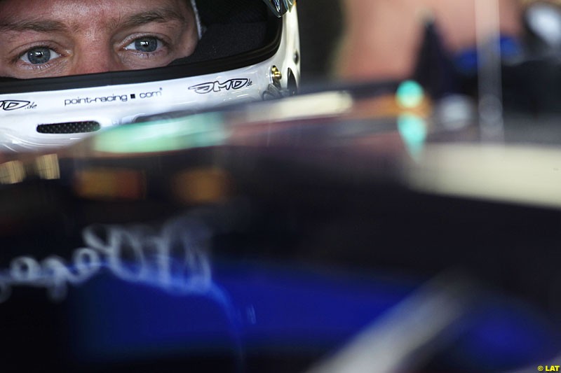 Sebastian Vettel, Red Bull Racing,  Practice, Formula One World Championship, Round 15, Japanese Grand Prix, Suzuka Circuit, Mie Prefecture, Japan. Friday 5 October 2012. 