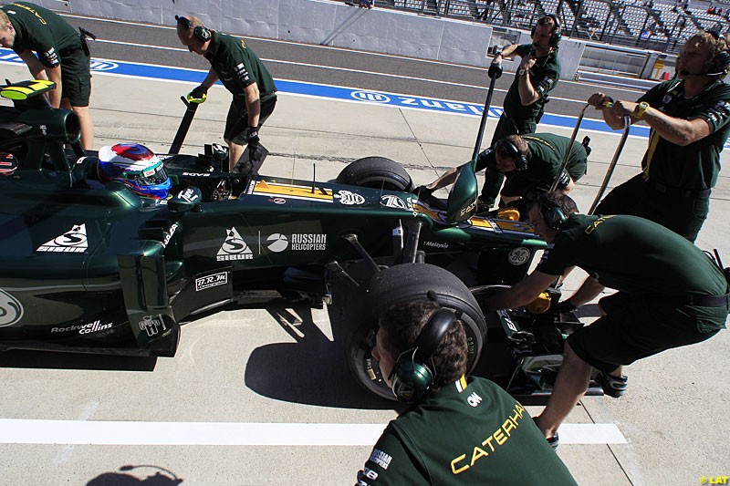 Vitaly Petrov, Caterham CT01,  Practice, Formula One World Championship, Round 15, Japanese Grand Prix, Suzuka Circuit, Mie Prefecture, Japan. Friday 5 October 2012. 