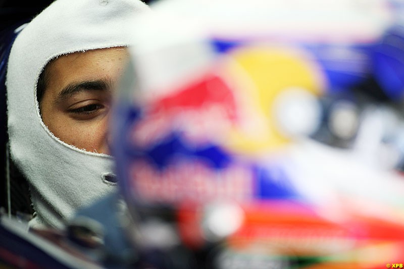 Daniel Ricciardo, Toro Rosso,  Practice, Formula One World Championship, Round 15, Japanese Grand Prix, Suzuka Circuit, Mie Prefecture, Japan. Friday 5 October 2012. 