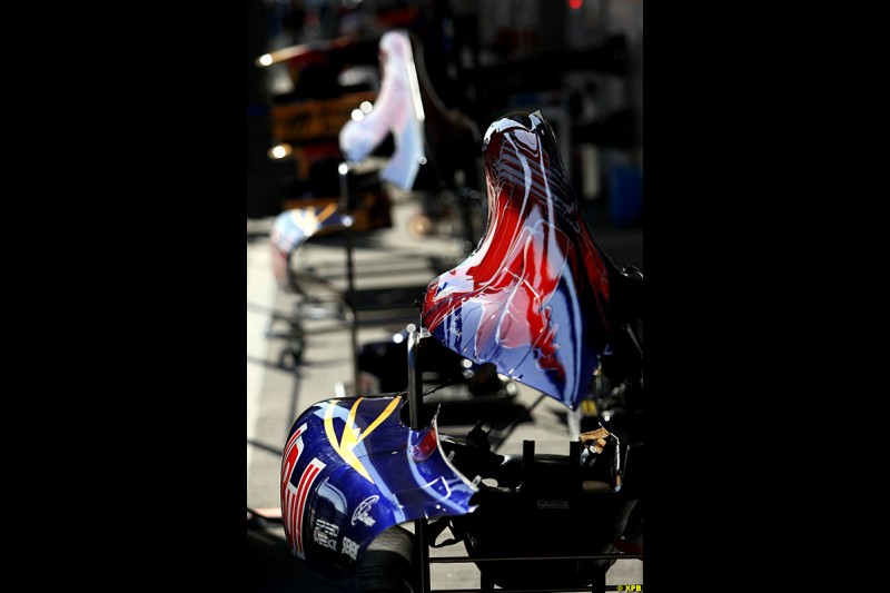 Toro Rosso bodywork detail, Practice, Formula One World Championship, Round 15, Japanese Grand Prix, Suzuka Circuit, Mie Prefecture, Japan. Friday 5 October 2012.