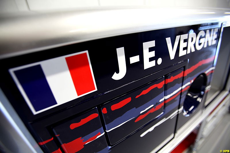 Signage for Jean-Eric Vergne, Toro Rosso, Practice, Formula One World Championship, Round 15, Japanese Grand Prix, Suzuka Circuit, Mie Prefecture, Japan. Friday 5 October 2012.