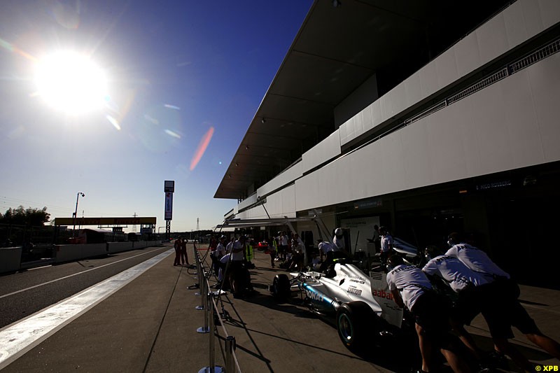 Mercedes practice pitstops,  Practice, Formula One World Championship, Round 15, Japanese Grand Prix, Suzuka Circuit, Mie Prefecture, Japan. Friday 5 October 2012. 