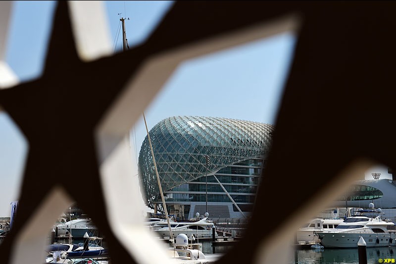 The Yas Viceroy Abu Dhabi Hotel,  Formula One World Championship, Round 18, Abu Dhabi Grand Prix, Yas Marina Circuit, United Arab Emirates. Thursday 1 November 2012. 