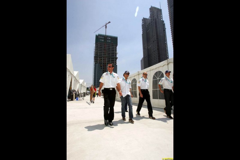 Felipe Massa, Peter Sauber, Neel Jani; Sauber Petronas F1 Demonstration at the Pudong Street Circuit. Shanghai, China, July 18th 2004.