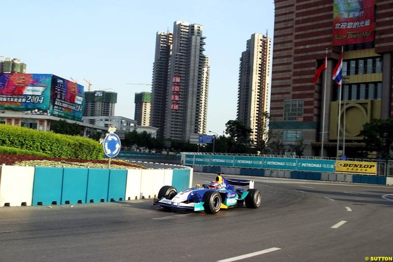 Felipe Massa, Sauber Petronas F1 Demonstration at the Pudong Street Circuit. Shanghai, China, July 18th 2004.