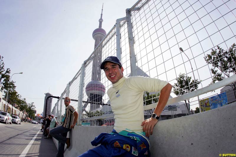 Neel Jani, Sauber Petronas F1 Demonstration at the Pudong Street Circuit. Shanghai, China, July 18th 2004.
