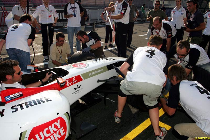 BAR pitstop challenge, German GP, Thursday July 22nd, 2004.