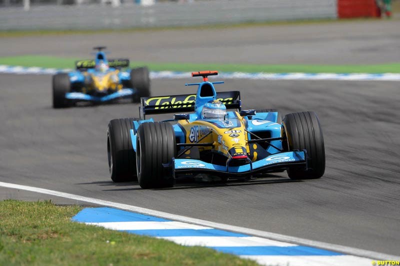 Jarno Trulli and Fernando Alonso, Renault, German GP, Sunday July 24h, 2004.