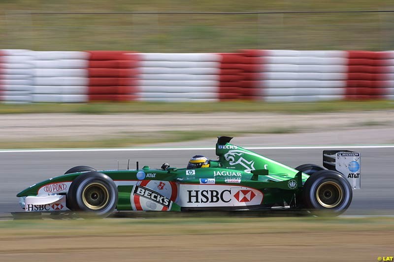 Pedro de la Rosa tests the Jaguar R3B. Formula One Testing, Barcelona, Spain, 2June 8 2002.