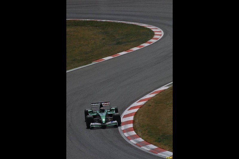 Eddie Irvine, Jaguar. Formula One Testing, Barcelona, Spain, 27 June 2002.