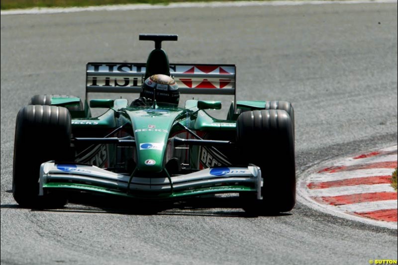 Eddie Irvine, Jaguar Cosworth R3. Formula One Testing, Barcelona, Spain, 26 June 2002.
