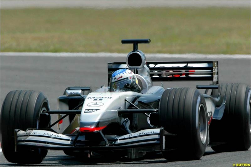 Alex Wurz, Mclaren Mercedes MP4-17, Formula One Testing, Barcelona, Spain, 25 June 2002.
