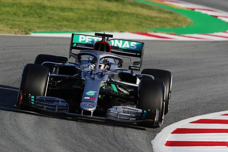 Barcelona F1 testing: Hamilton fastest, Mercedes dominates day one