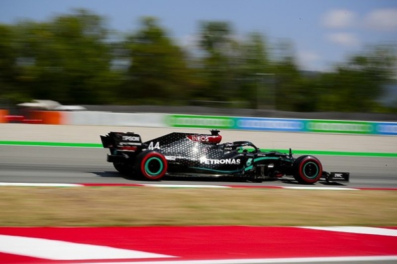 F1 Spanish GP: Hamilton narrowly edges Bottas for pole position