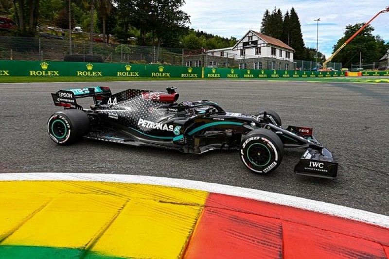 F1 Belgian GP qualifying: Hamilton smashes lap record to head Mercedes 1-2