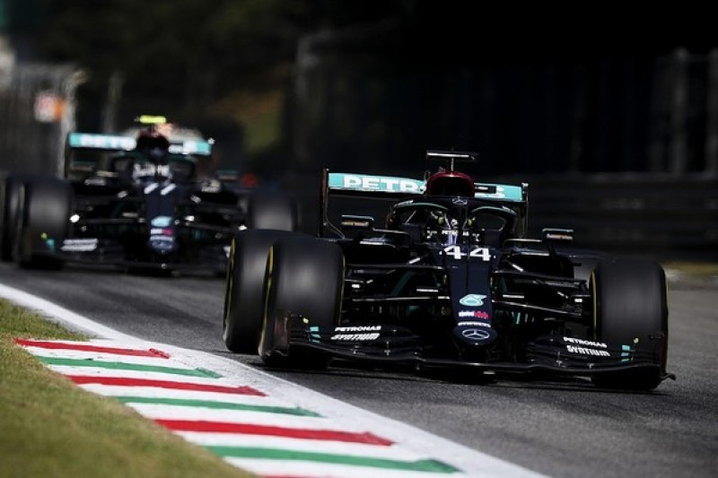 F1 Italian GP: Hamilton heads Monza second practice from Bottas