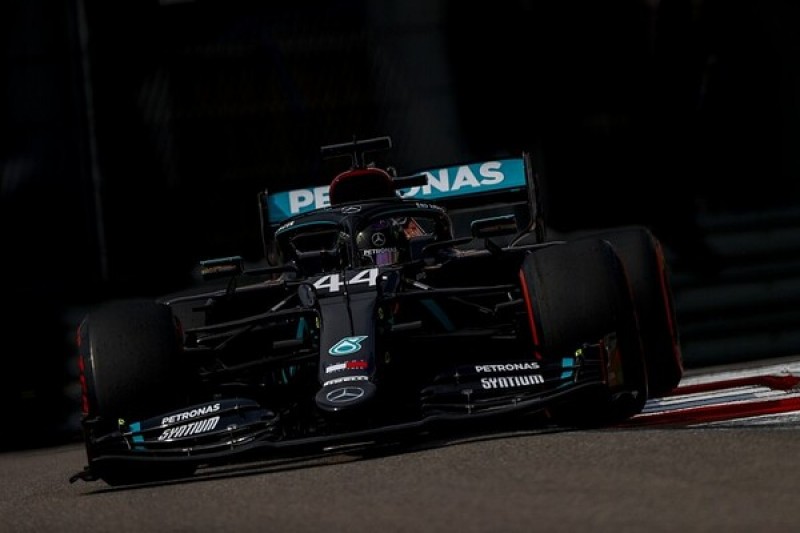 F1 Russian GP: Hamilton takes pole despite Q2 scare