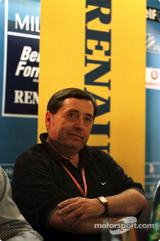 Patrick Faure en el lanzamiento del programa de desarrollo de pilotos deportivos de Renault