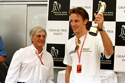 Soirée pour la Fondation Brain & Spine : Jenson Button reçoit son
