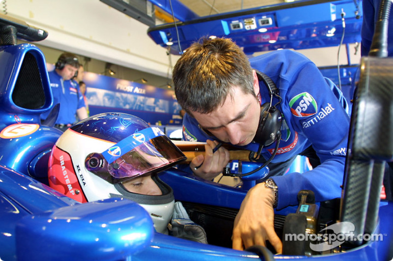 Gaston Mazzacane esperando para salir a la pista