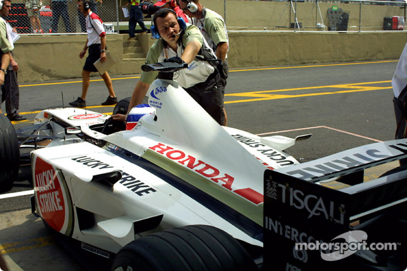 Olivier Panis back to the pits