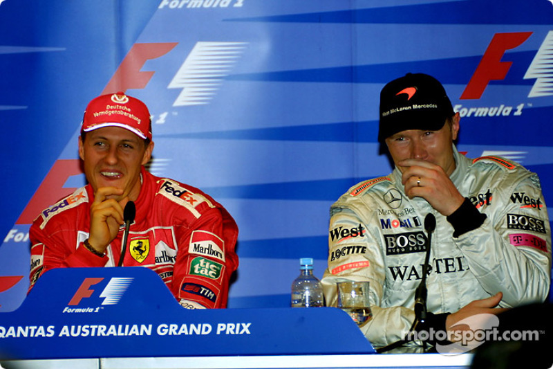 Having fun at the press conference: Michael Schumacher and Mika Hakkinen