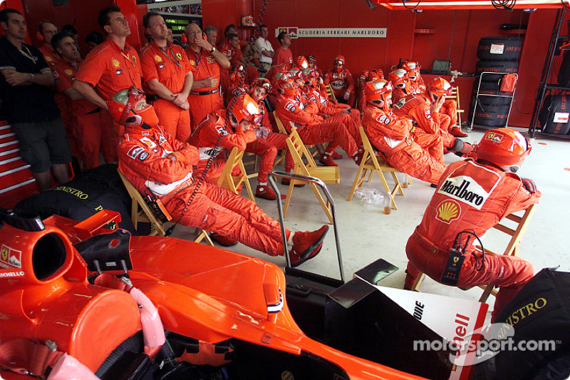 El Equipo Ferrari entre paradas de pits