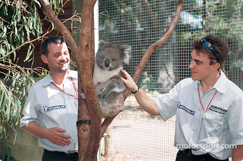 Postal desde Australia: Paul, un somnoliento aficionado de Minardi, y Fernando