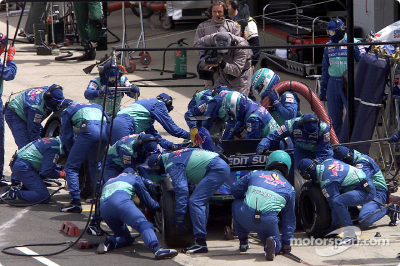 Parada en pits para Kimi Raikkonen