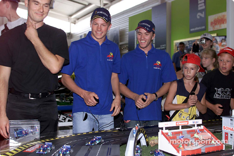 Inauguración de la nueva pista CARRERA en el Motorsport Museum Hockenheim: Kimi Raikkonen y Nick Hei