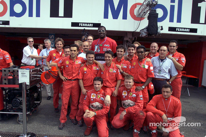 Shaquille O'Neal y el Equipo Ferrari
