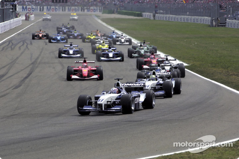 Second start: Juan Pablo Montoya in front of Ralf Schumacher