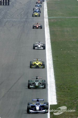 Kimi Raikkonen in front of Eddie Irvine