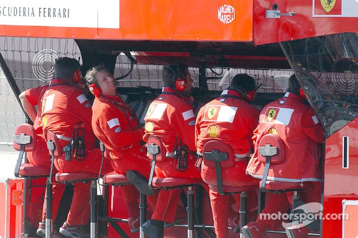 Preparándose para la carrera en Ferrari