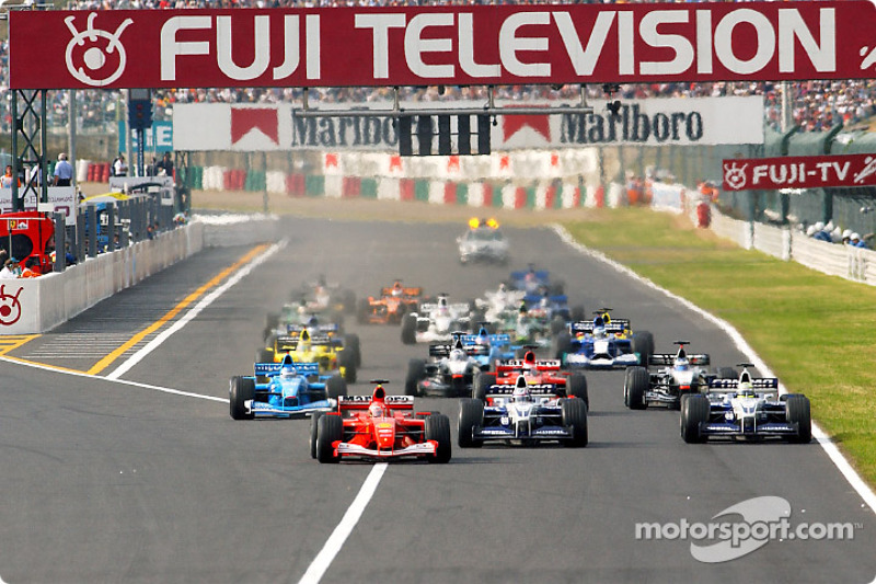 The start: Michael Schumacher, Juan Pablo Montoya and Ralf Schumacher leading the field