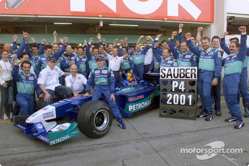 2001: Sauber viert de vierde plaats in het constructeurskampioenschap. Op het rechtervoorwiel Kimi Raikkonen