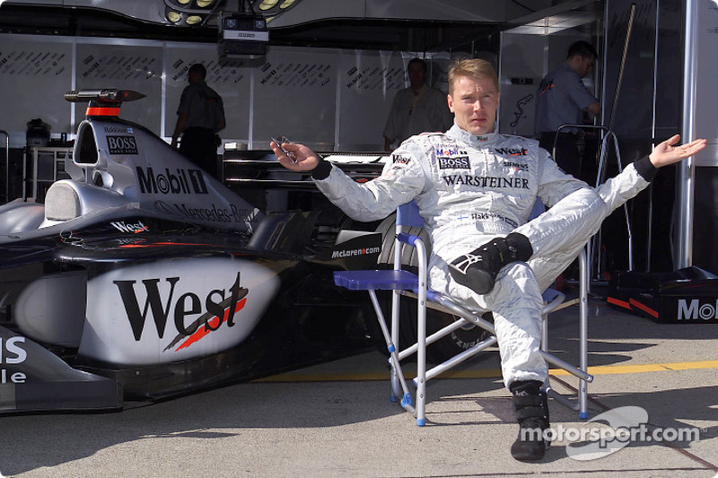 Mika Hakkinen esperando a que empiece la fiesta