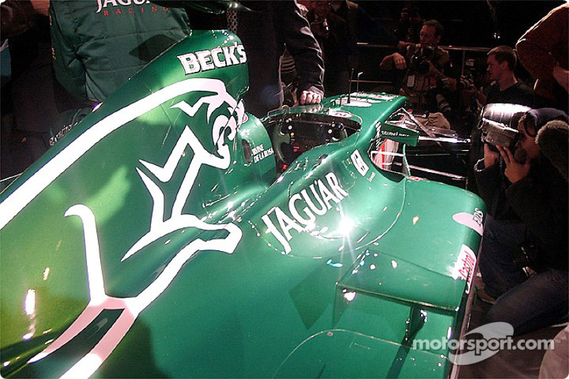 yeni Jaguar R3