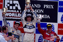 Pódio: vencedor Thierry Boutsen com Riccardo Patrese e Andrea de Cesaris