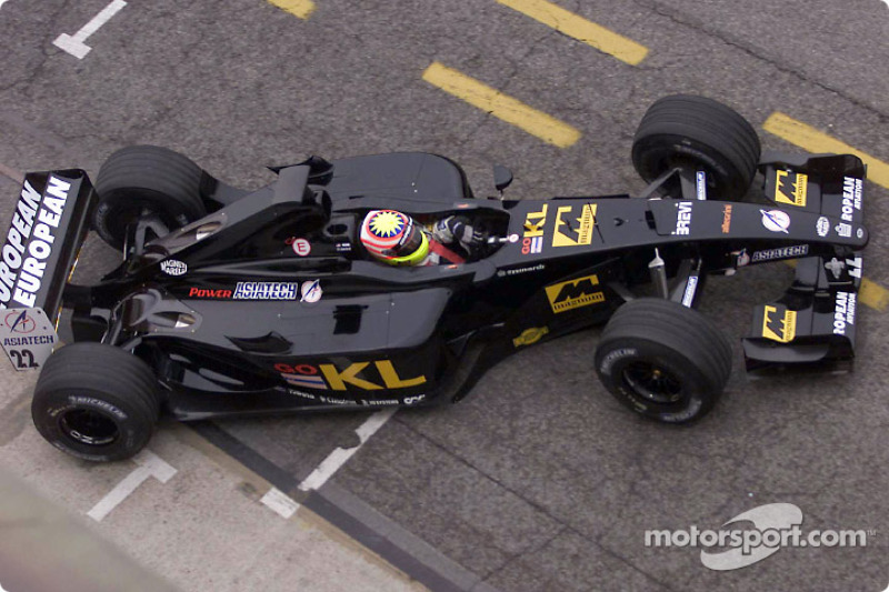 Alex Yoong in the new Minardi Asiatech PS02