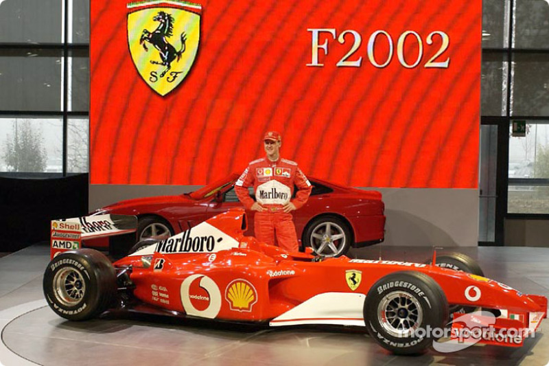 Michael Schumacher avec la nouvelle Ferrari F2002