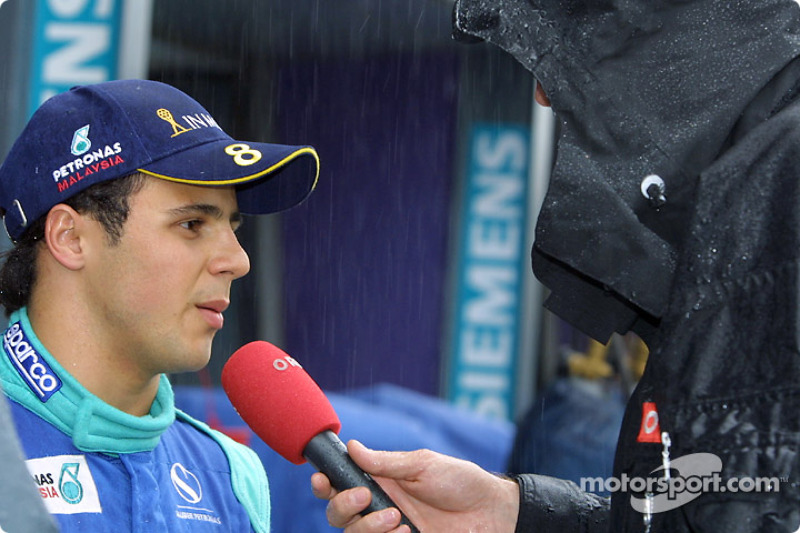 Rainy interview for Felipe Massa