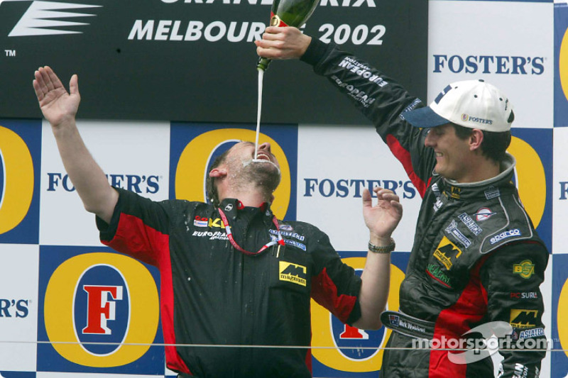 Champagne et podium pour Mark Webber et Paul Stoddart