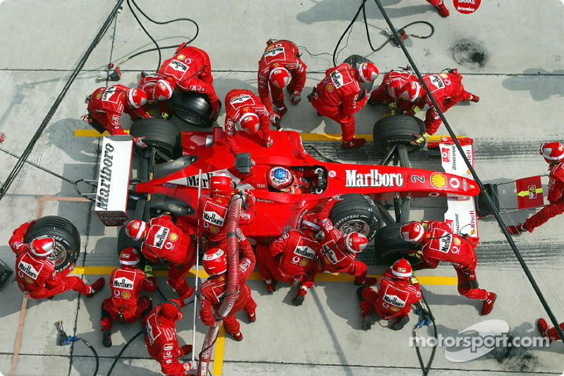 Arrêt au stand pour Rubens Barrichello