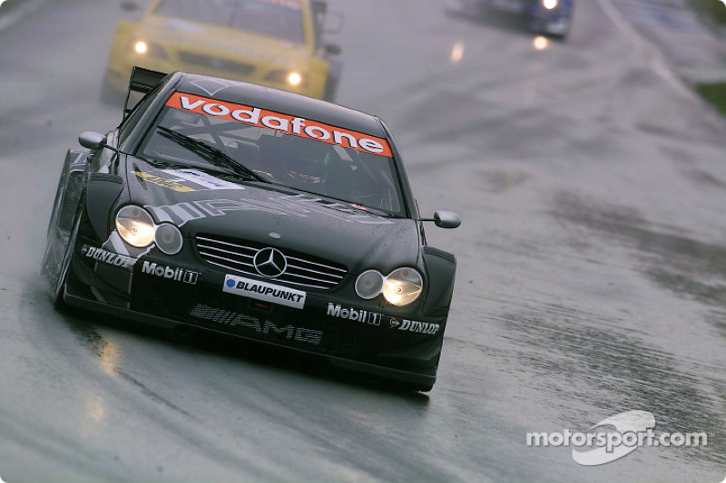Одну из пяти побед в том году Mercedes завоевал бывший пилот Формулы 1 Жан Алези, и случилось это в уже третьей гонке его дебютного сезона